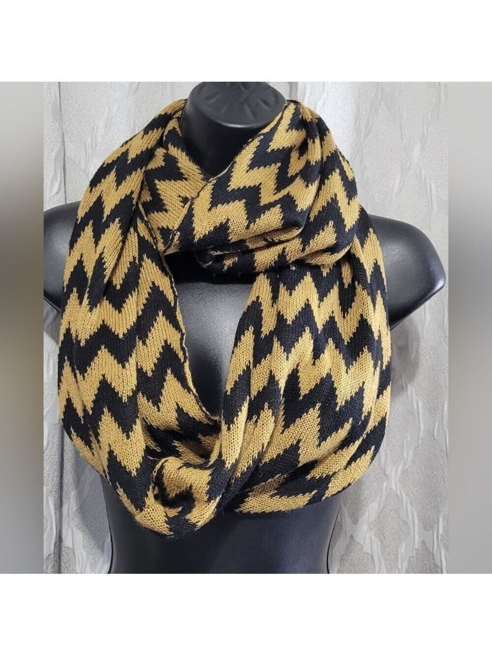 Chevron Print Infinity Knit Scarf | Brown & Black Donut Loop Scarf | NIB - Picture 4 of 7